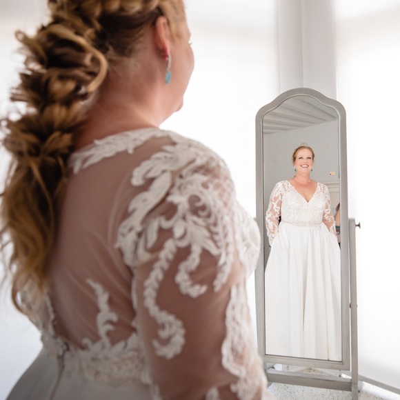 Wedding dress. Size 16W. Upgraded, sewn-in belt. Long sleeve, A-line. Pockets! - Picture 1 of 9